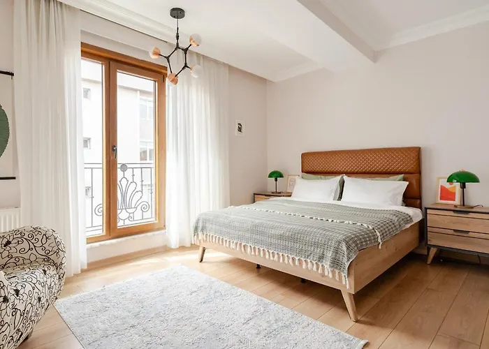 New Stylish With Panoramic Views