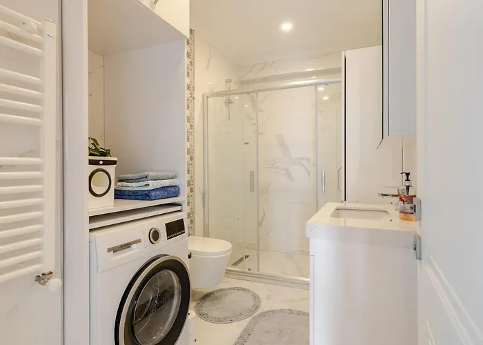 New Stylish With Panoramic Views Apartmán *